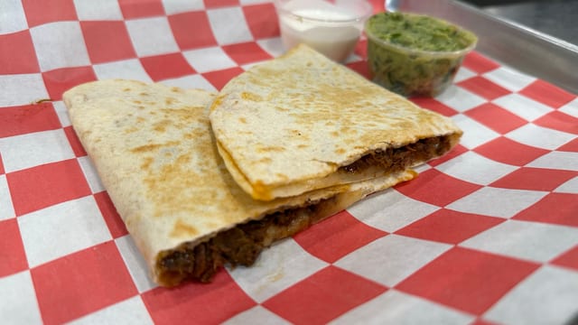 Pollo Quesadilla.