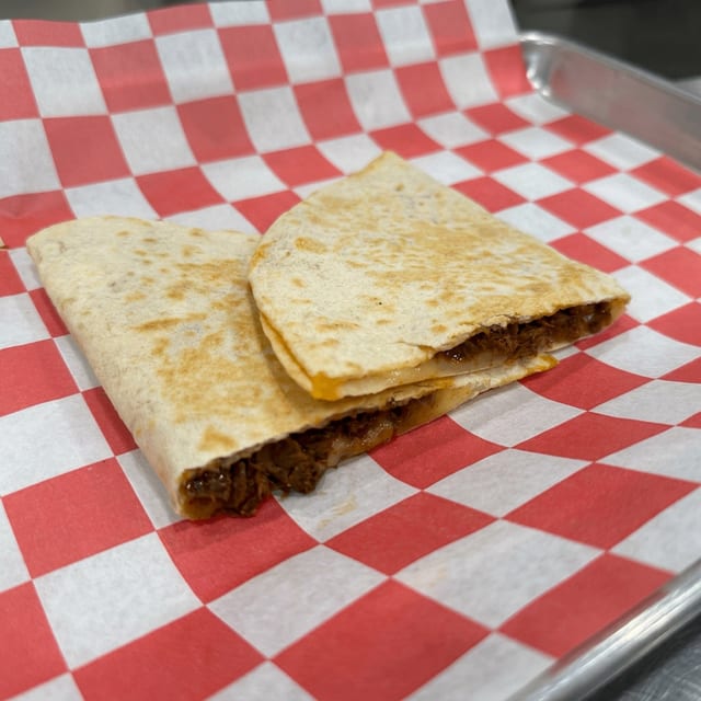 Pollo Quesadilla.